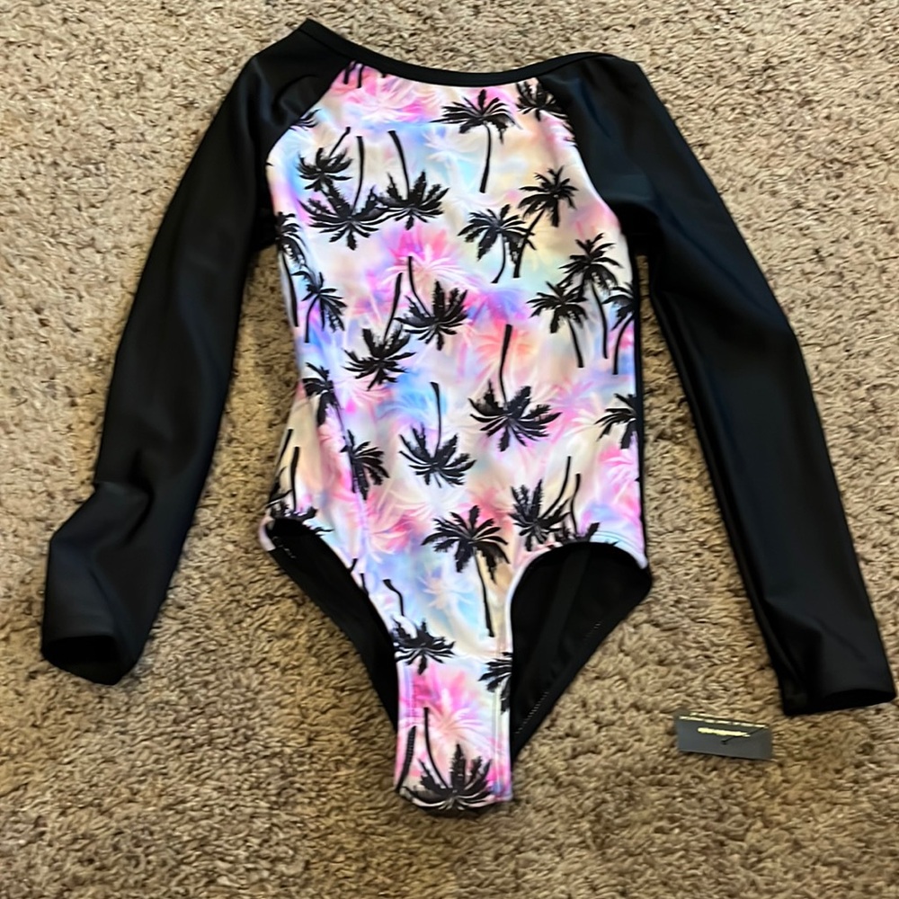 Adorable 4/5 one piece long sleeves to protect from sunburn